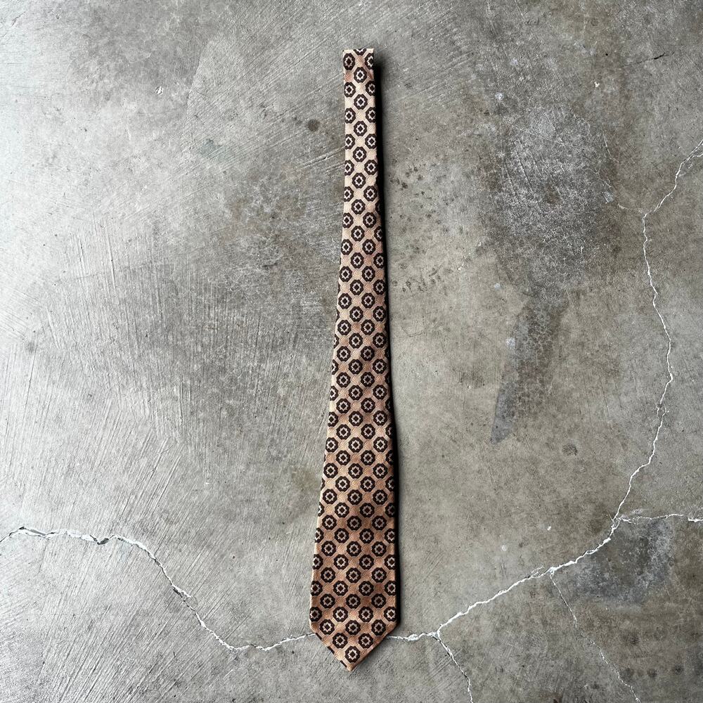 VINTAGE 70S CROWN POINTE BROWN NECK TIE PATTERNED GEOMETRIC UNIQUE DACRON